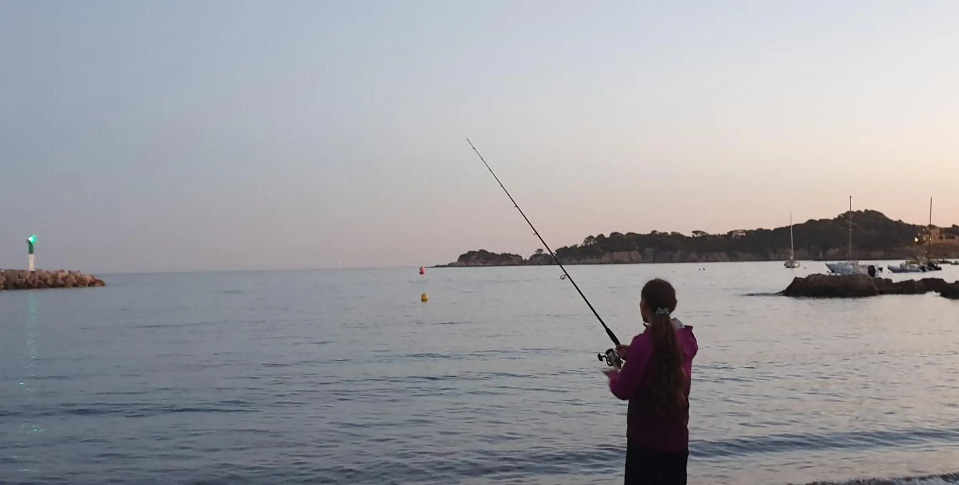 Giens Peninsula Seaside Villa: Private Garden, Pool, and Beach Access Hyeres
