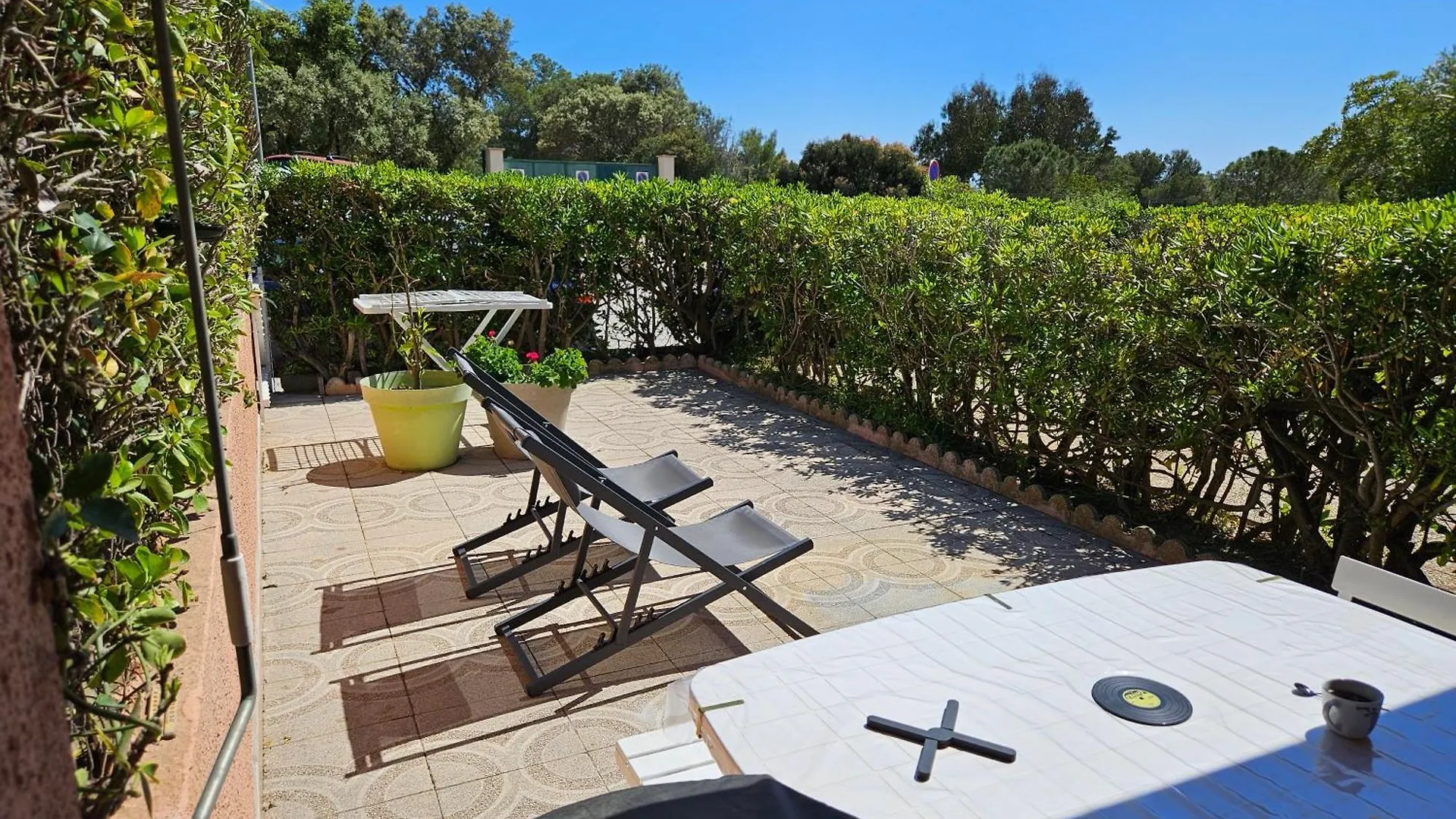 Apartment Giens Peninsula Seaside Villa: Private Garden, Pool, and Beach Access Hyeres France